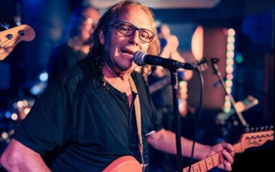 Alberto Mondéjar, érase un hombre a una guitarra pegado